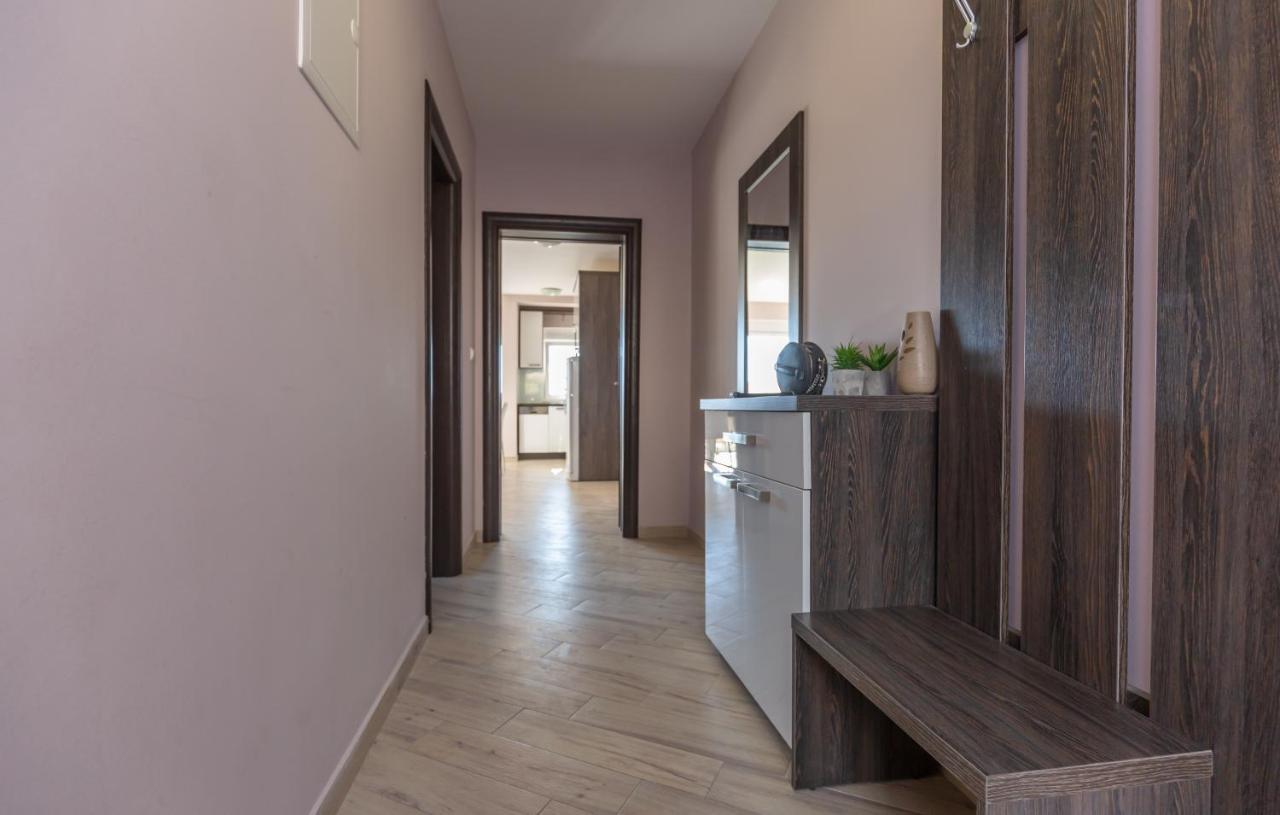 Andela 4 Apartment