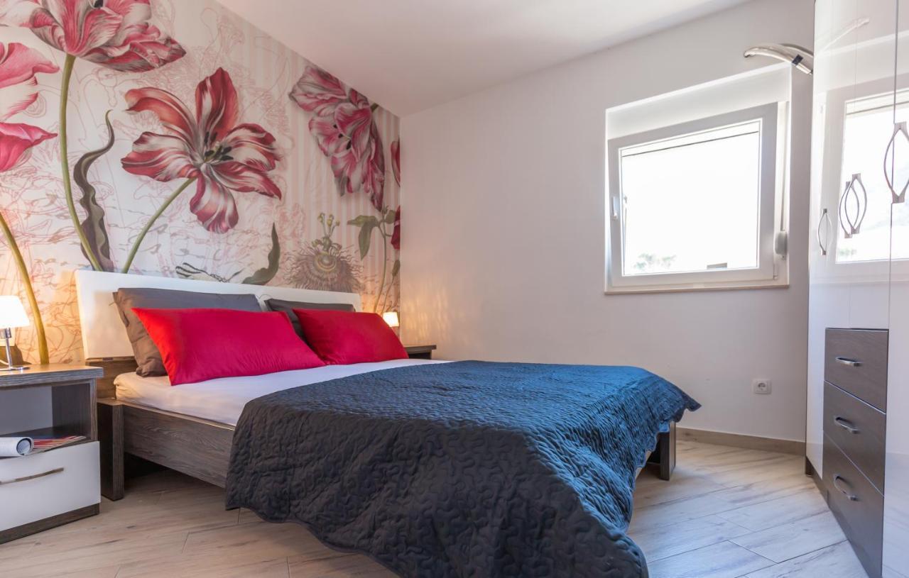 Andela 4 Apartment Makarska